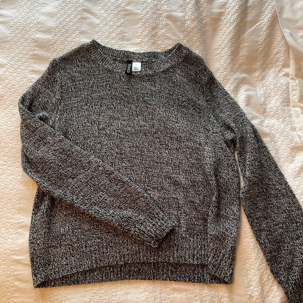 Black/grey sweater